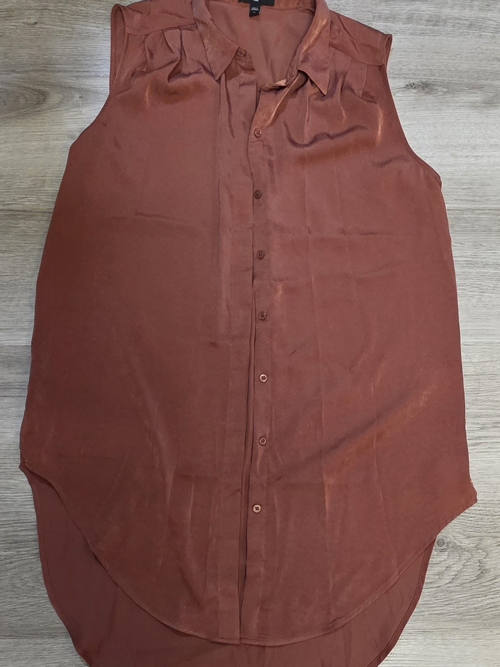 Express Sleeveless Button-Down Tunic in Brick Red (M)